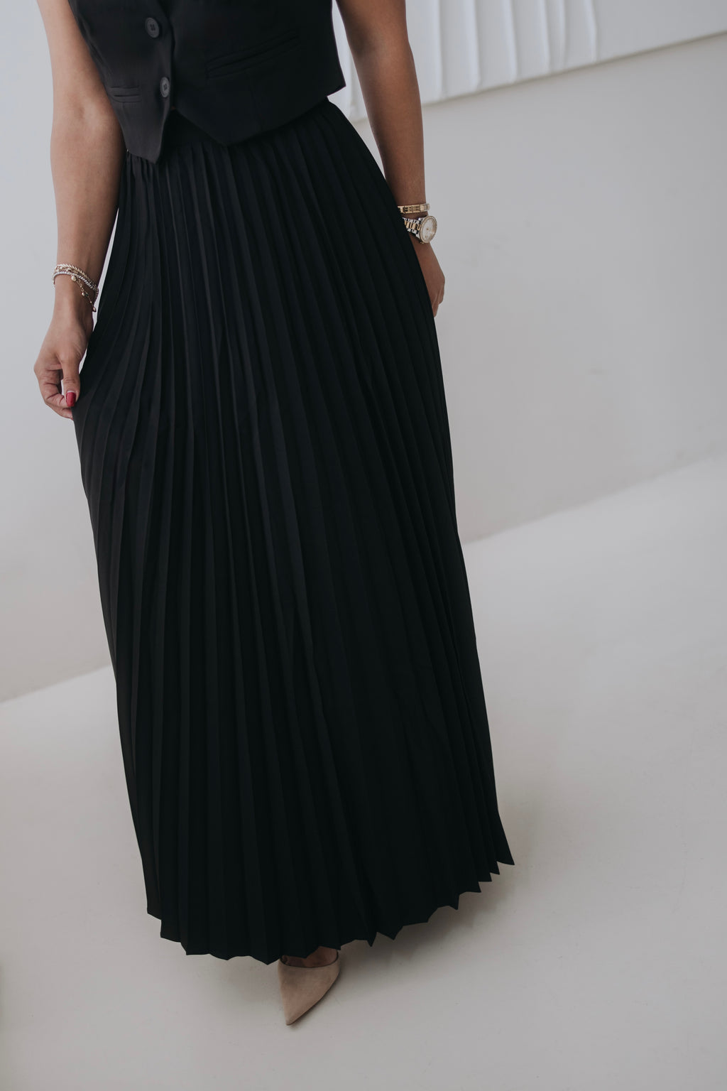The pleated maxi skirt